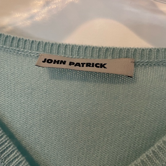 John Patrick Cashmere Sweater and Scarf Set - Picture 3 of 4